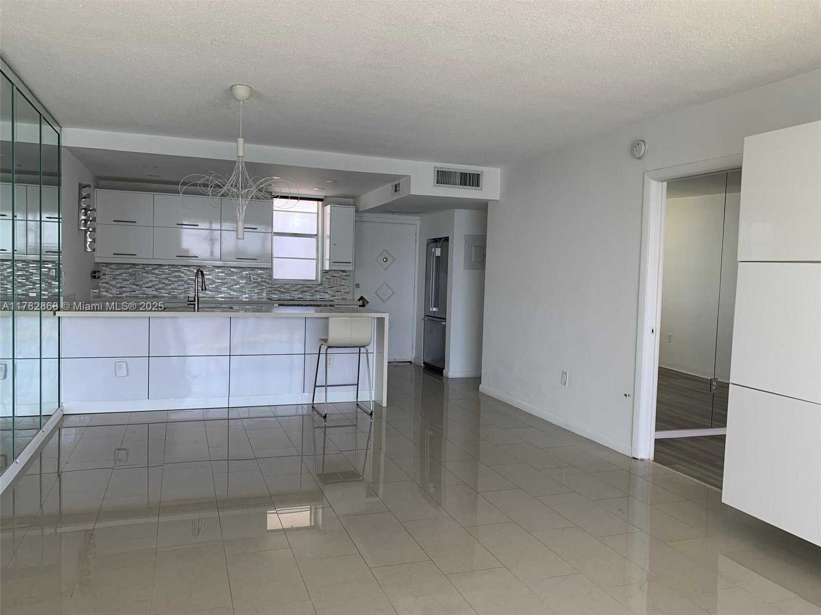 Small Image of 3010 MARCOS DR #R304, Aventura Number 3