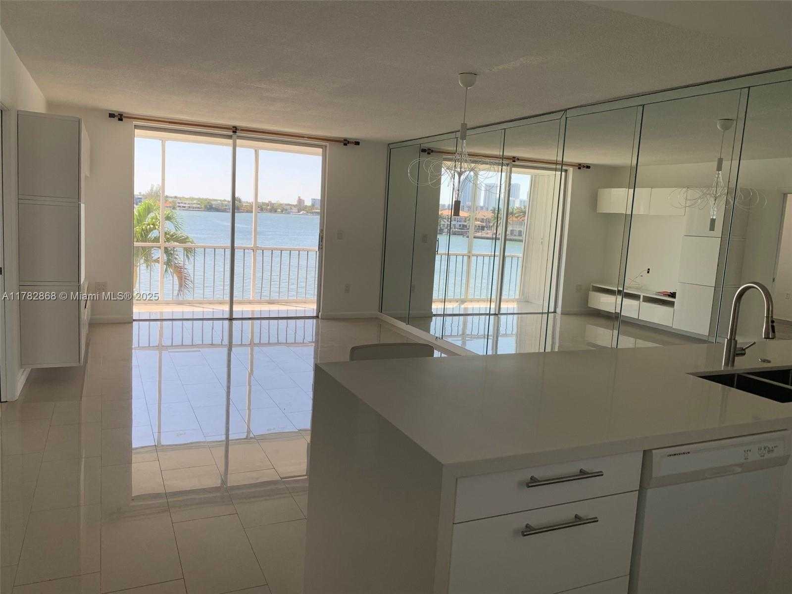 Small Image of 3010 MARCOS DR #R304, Aventura Number 4
