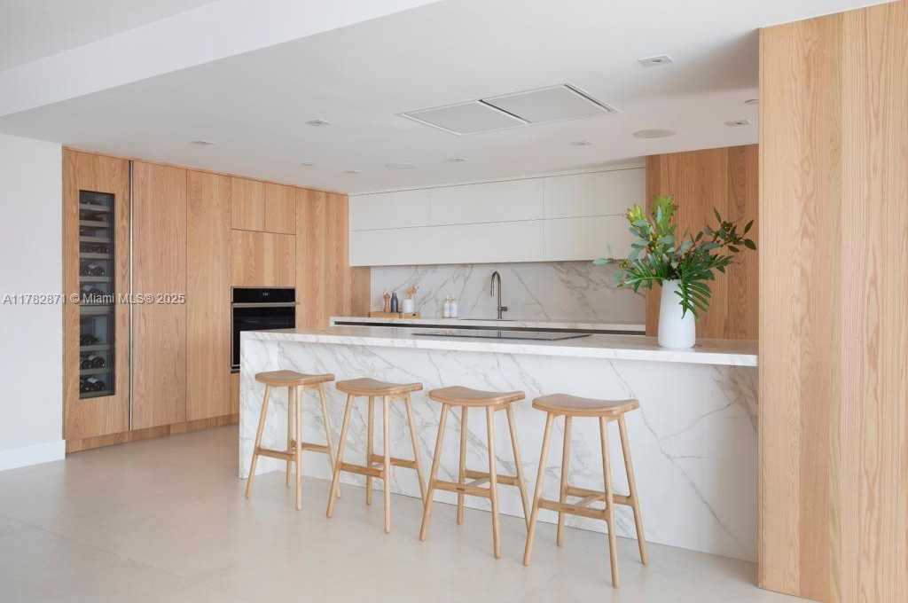 Small Image of 1581 BRICKELL AVE #PH106, Miami Number 3