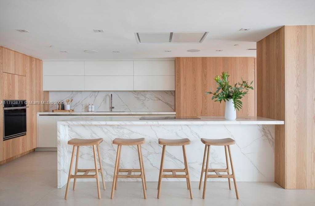 Small Image of 1581 BRICKELL AVE #PH106, Miami Number 4