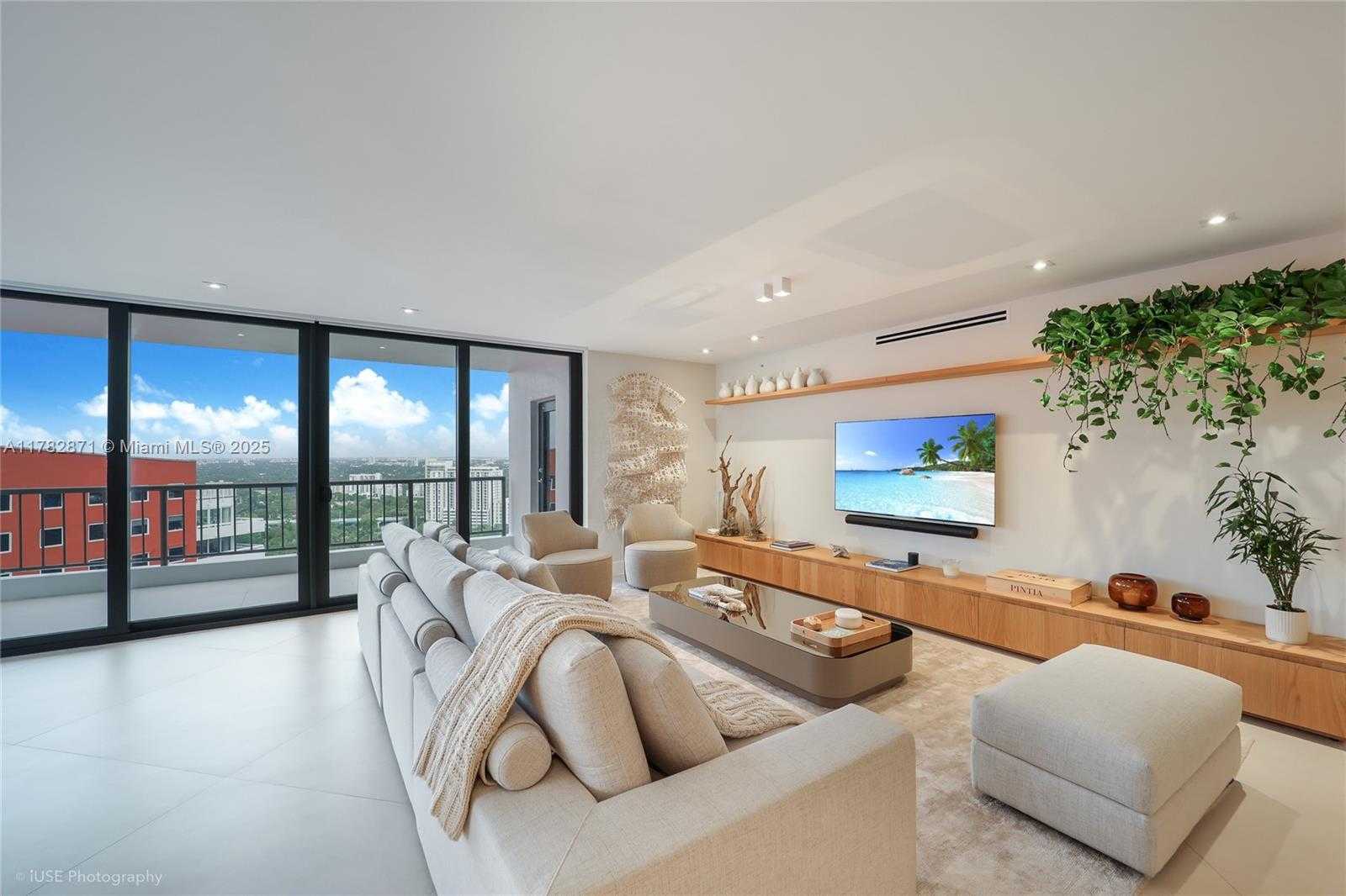 Small Image of 1581 BRICKELL AVE #PH106, Miami Number 9