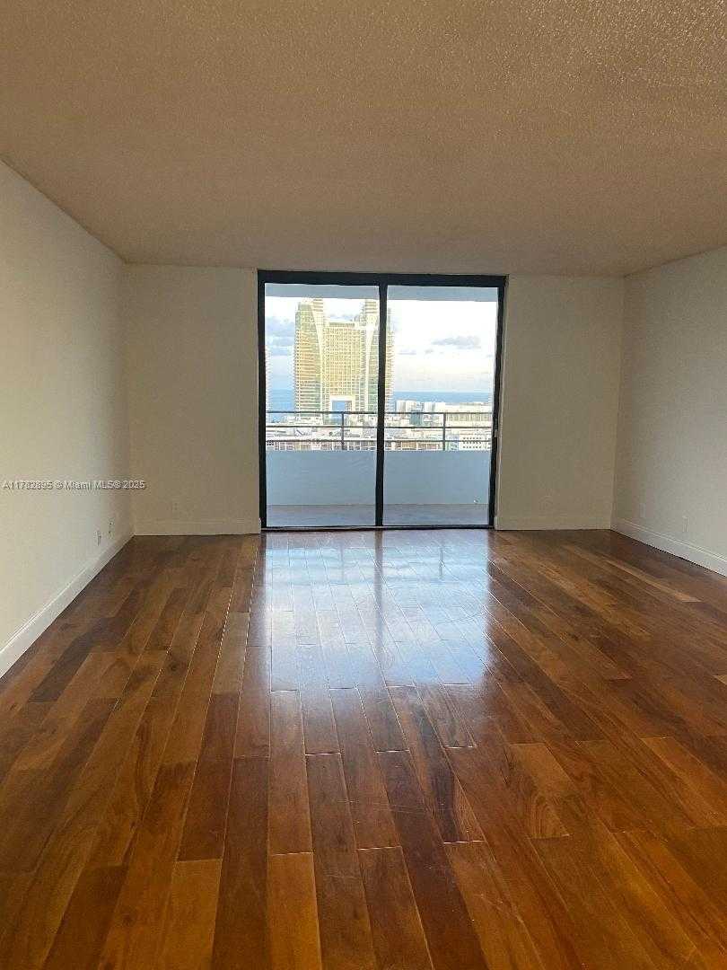 Small Image of 2500 PARKVIEW DR #2103, Hallandale Beach Number 10
