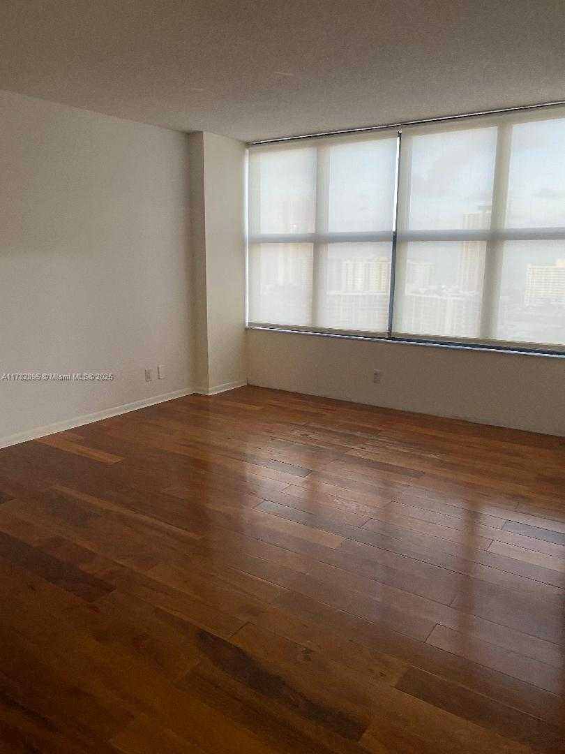 Small Image of 2500 PARKVIEW DR #2103, Hallandale Beach Number 12