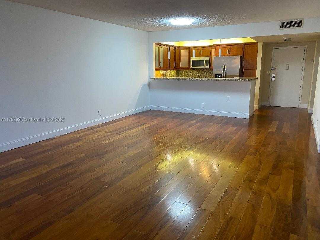 Small Image of 2500 PARKVIEW DR #2103, Hallandale Beach Number 13
