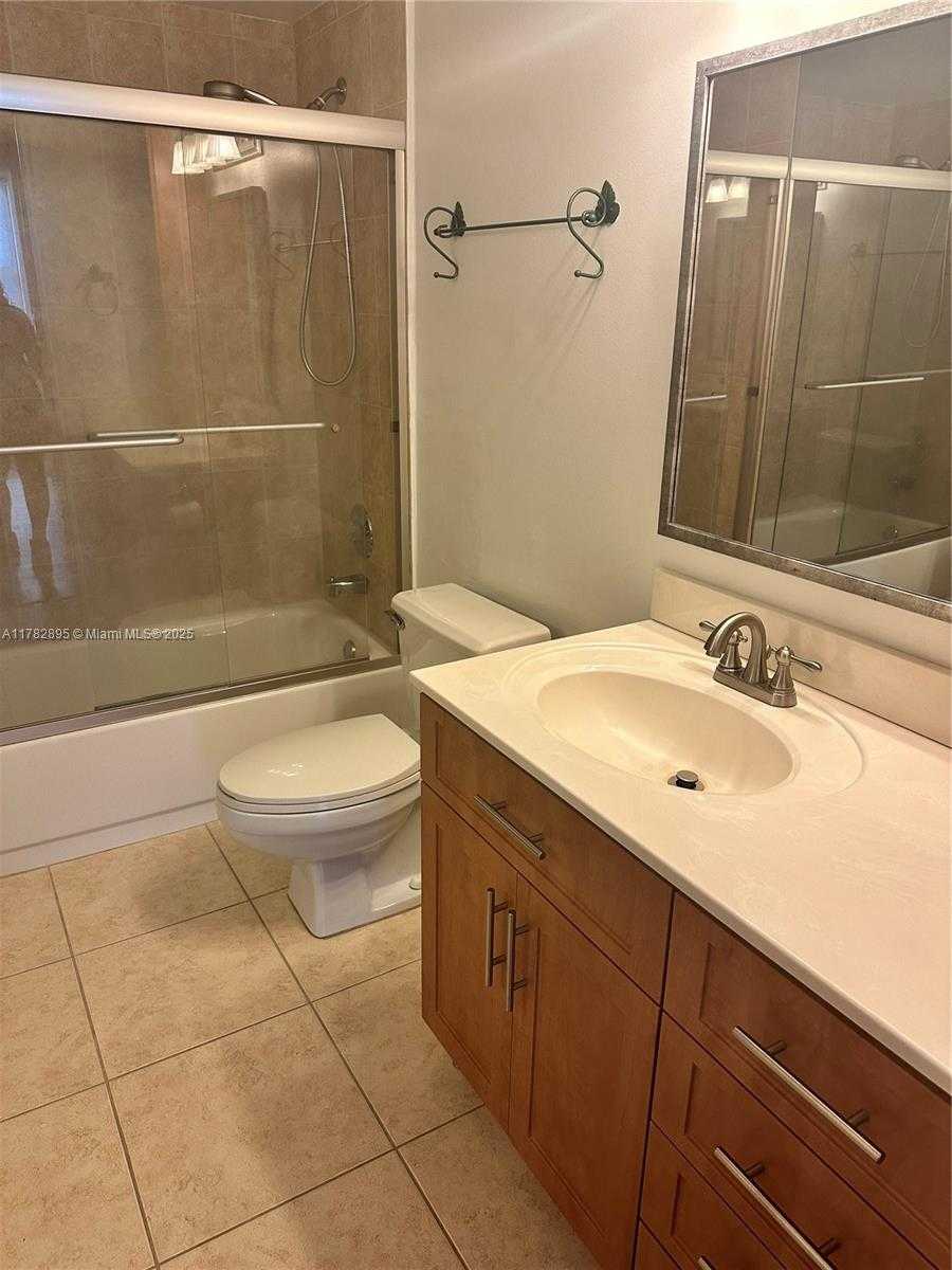 Small Image of 2500 PARKVIEW DR #2103, Hallandale Beach Number 6