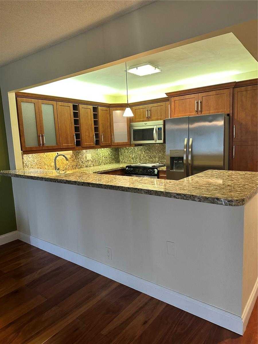 Small Image of 2500 PARKVIEW DR #2103, Hallandale Beach Number 8