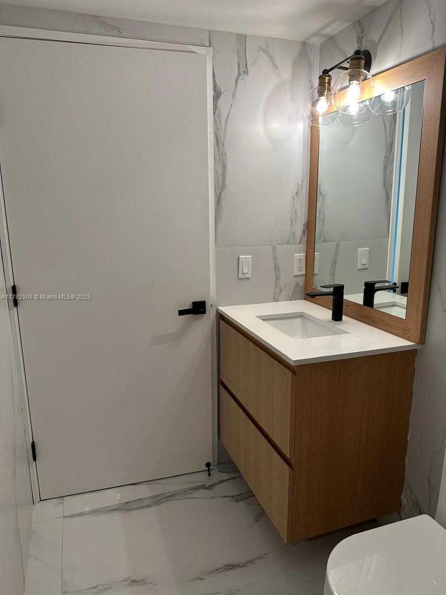 Small Image of 2415 NORTH WEST 16TH ST RD #215, Miami Number 12