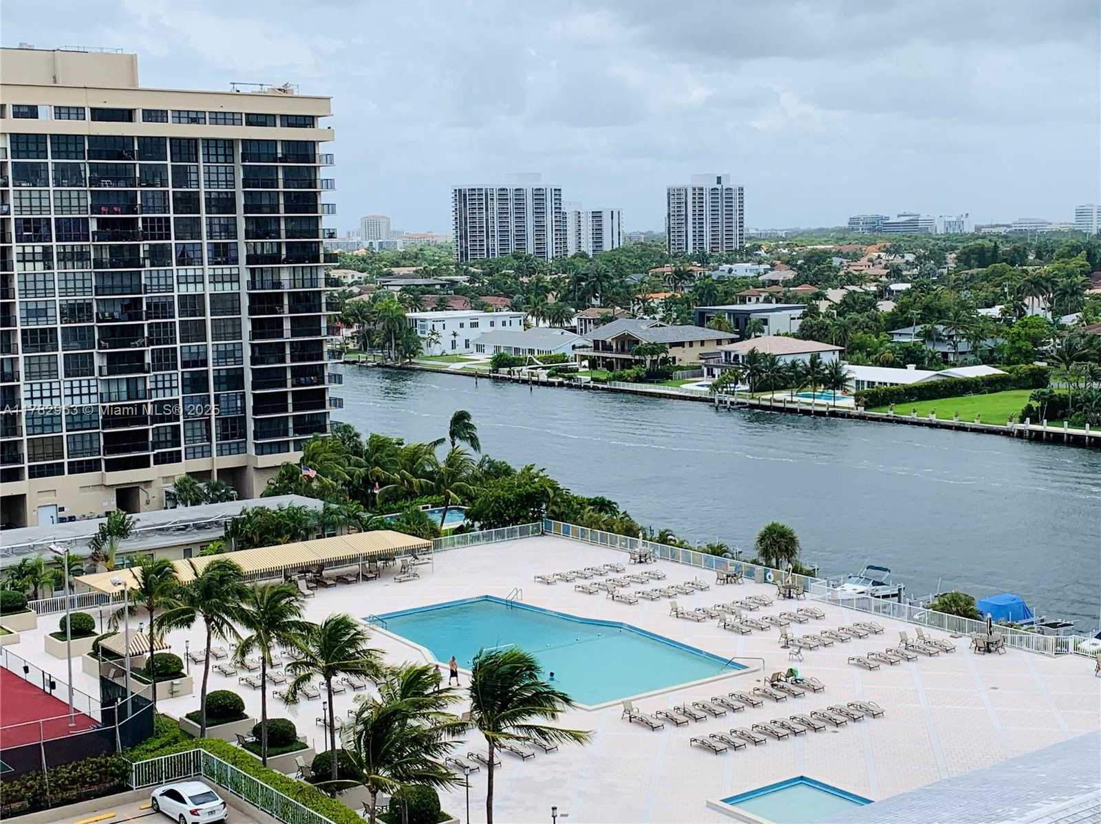 Small Image of 1965 SOUTH OCEAN DR #8H, Hallandale Beach Number 14