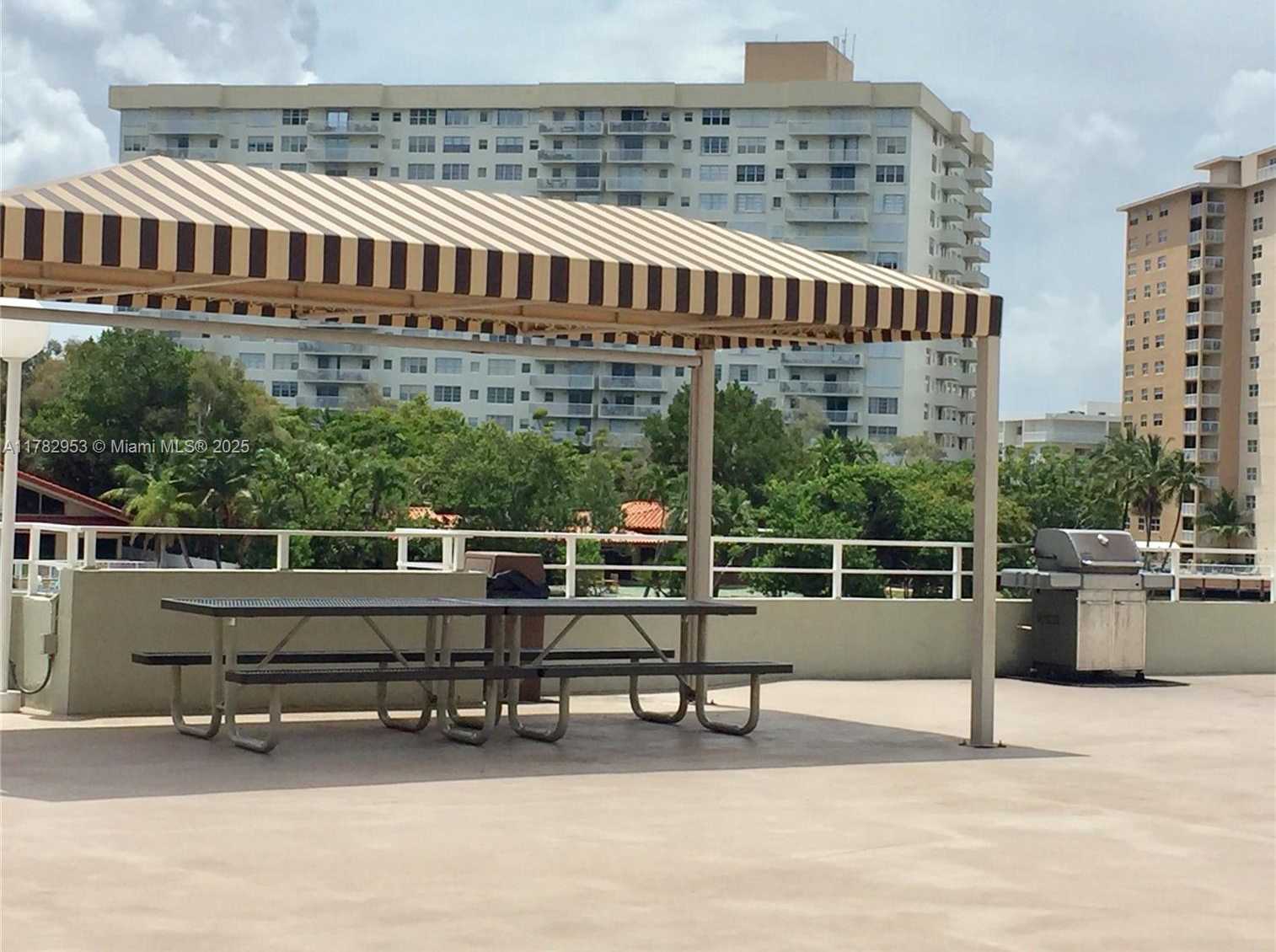 Small Image of 1965 SOUTH OCEAN DR #8H, Hallandale Beach Number 17