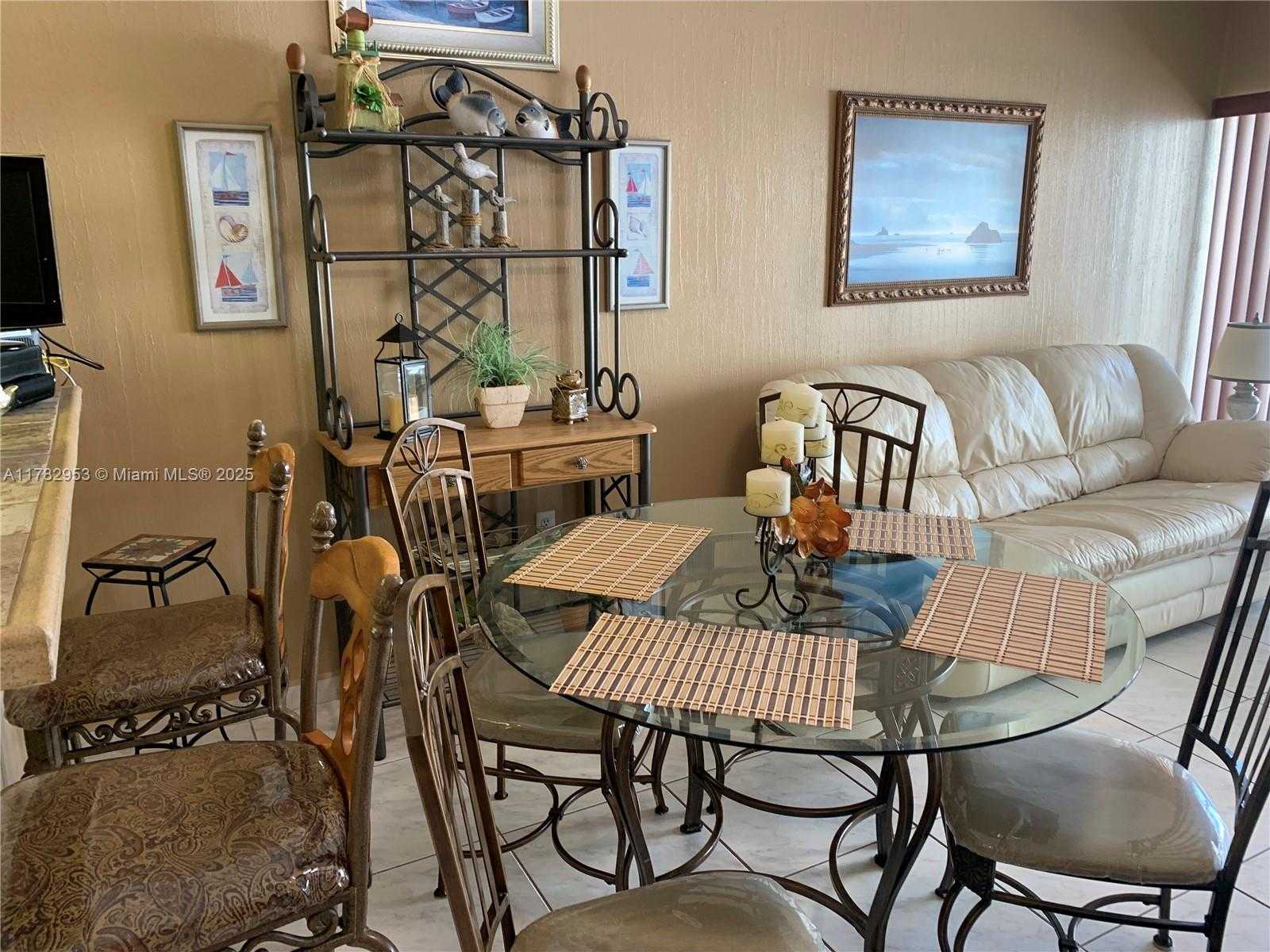 Small Image of 1965 SOUTH OCEAN DR #8H, Hallandale Beach Number 5