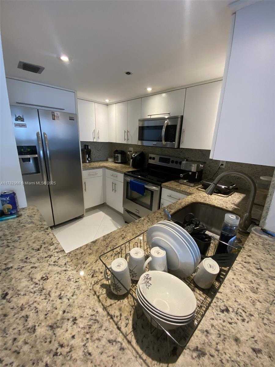 Small Image of 1717 NORTH BAYSHORE DR #A-3542, Miami Number 11