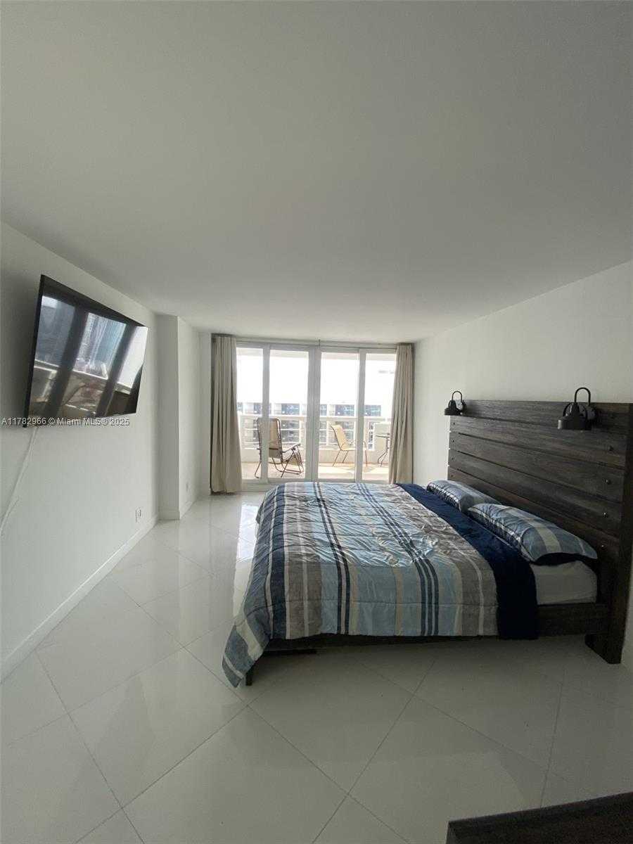 Small Image of 1717 NORTH BAYSHORE DR #A-3542, Miami Number 12