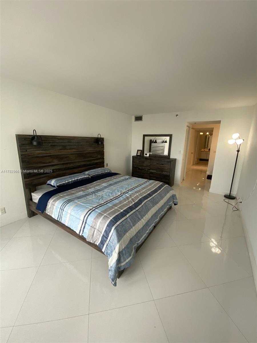 Small Image of 1717 NORTH BAYSHORE DR #A-3542, Miami Number 13