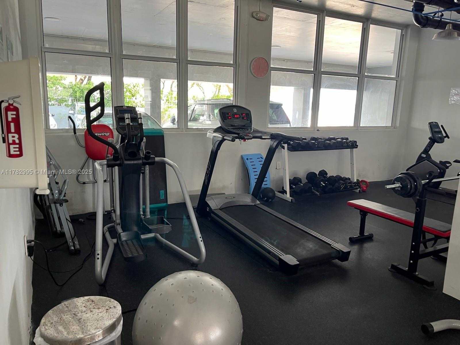 Small Image of 2016 BAY DR #908, Miami Beach Number 12