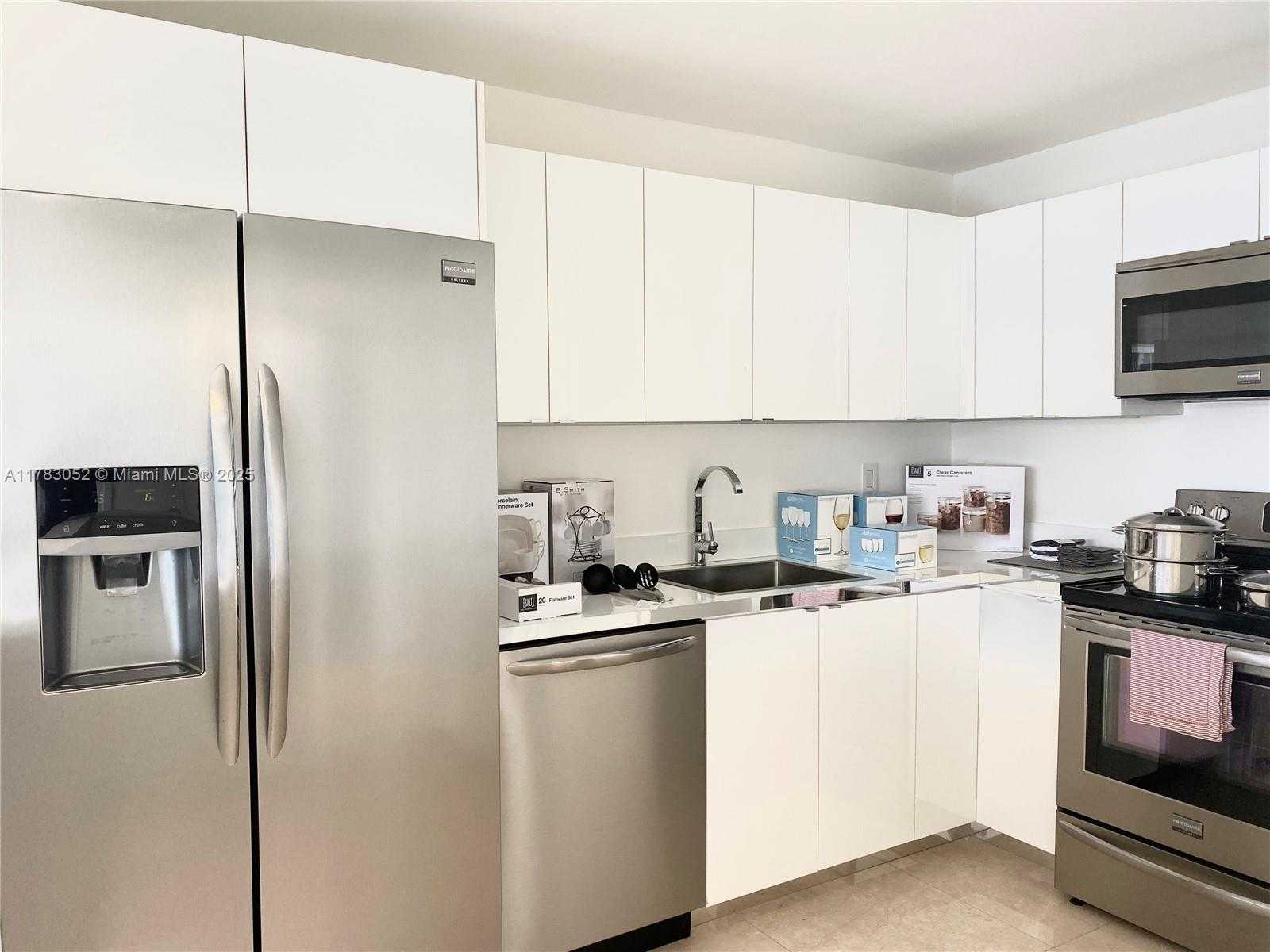 Small Image of 1901 BRICKELL AVE #B2007, Miami Number 12