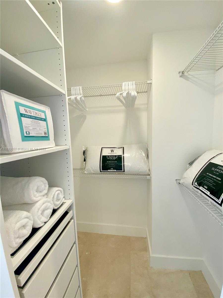 Small Image of 1901 BRICKELL AVE #B2007, Miami Number 6