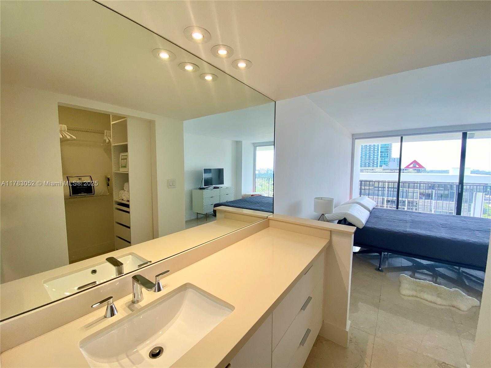 Small Image of 1901 BRICKELL AVE #B2007, Miami Number 9