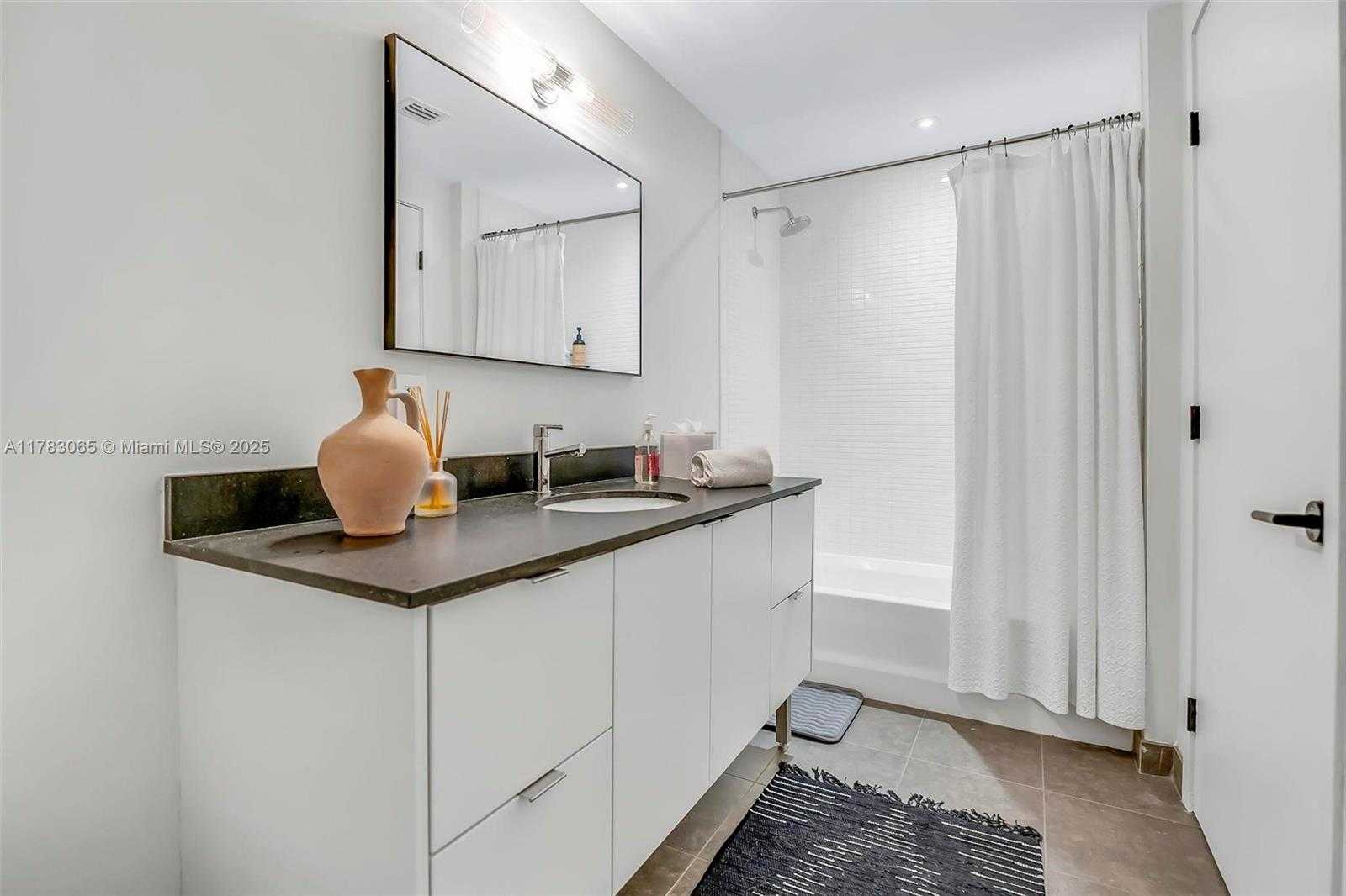 Small Image of 7935 EAST DR #602, North Bay Village Number 22