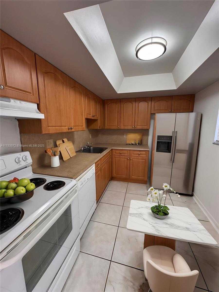 Small Image of 10625 SOUTH WEST 112TH AVE #310, Miami Number 5