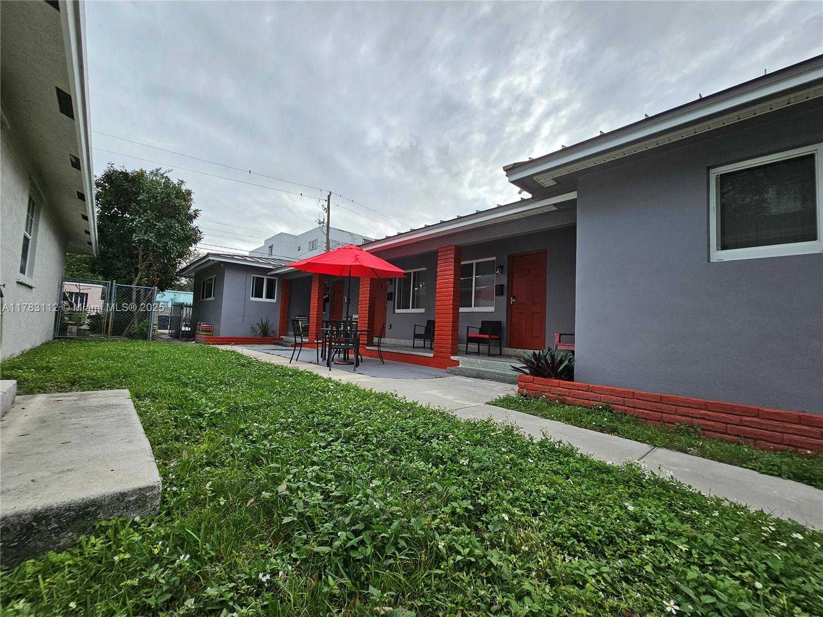 Small Image of 1934 MADISON ST #4, Hollywood Number 10