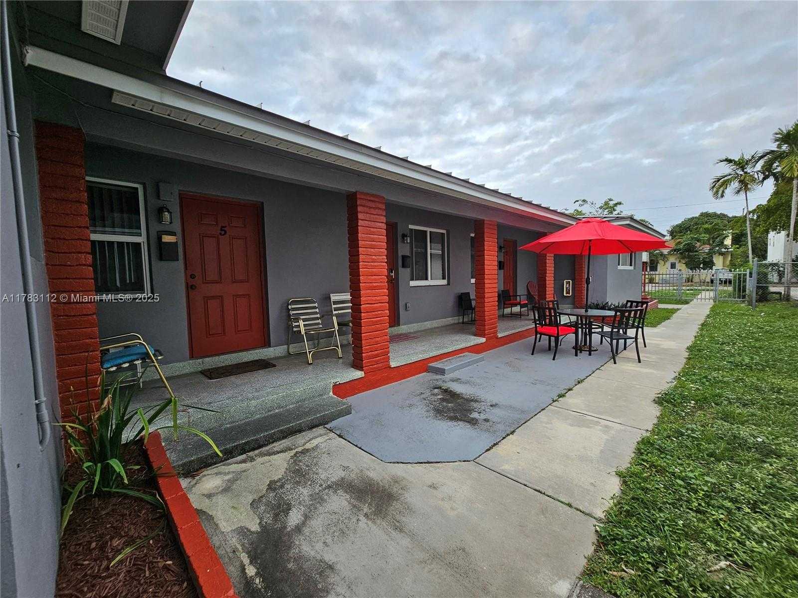 Small Image of 1934 MADISON ST #4, Hollywood Number 11