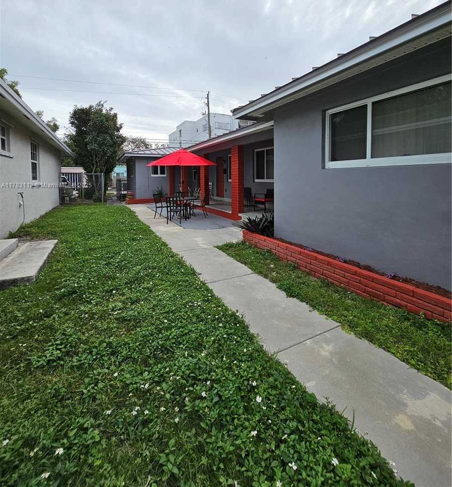 Small Image of 1934 MADISON ST #4, Hollywood Number 22