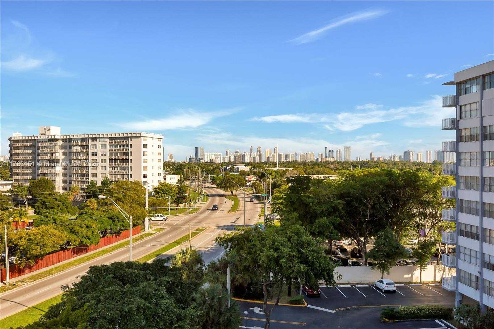 Small Image of 1300 NORTH EAST MIAMI GARDENS DR #714E, Miami Number 10