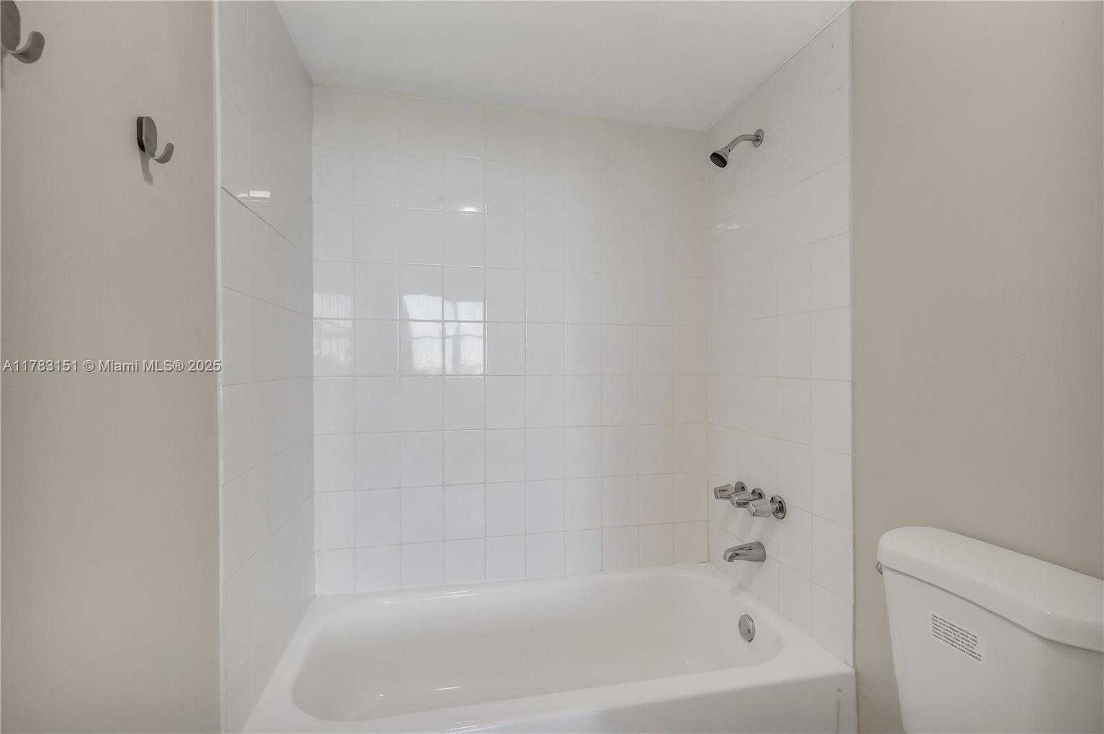 Small Image of 1300 NORTH EAST MIAMI GARDENS DR #714E, Miami Number 25