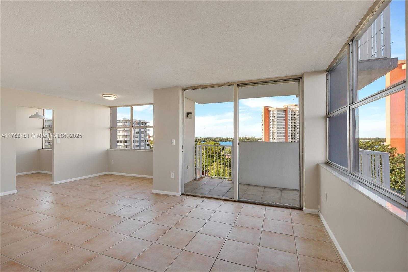 Small Image of 1300 NORTH EAST MIAMI GARDENS DR #714E, Miami Number 5