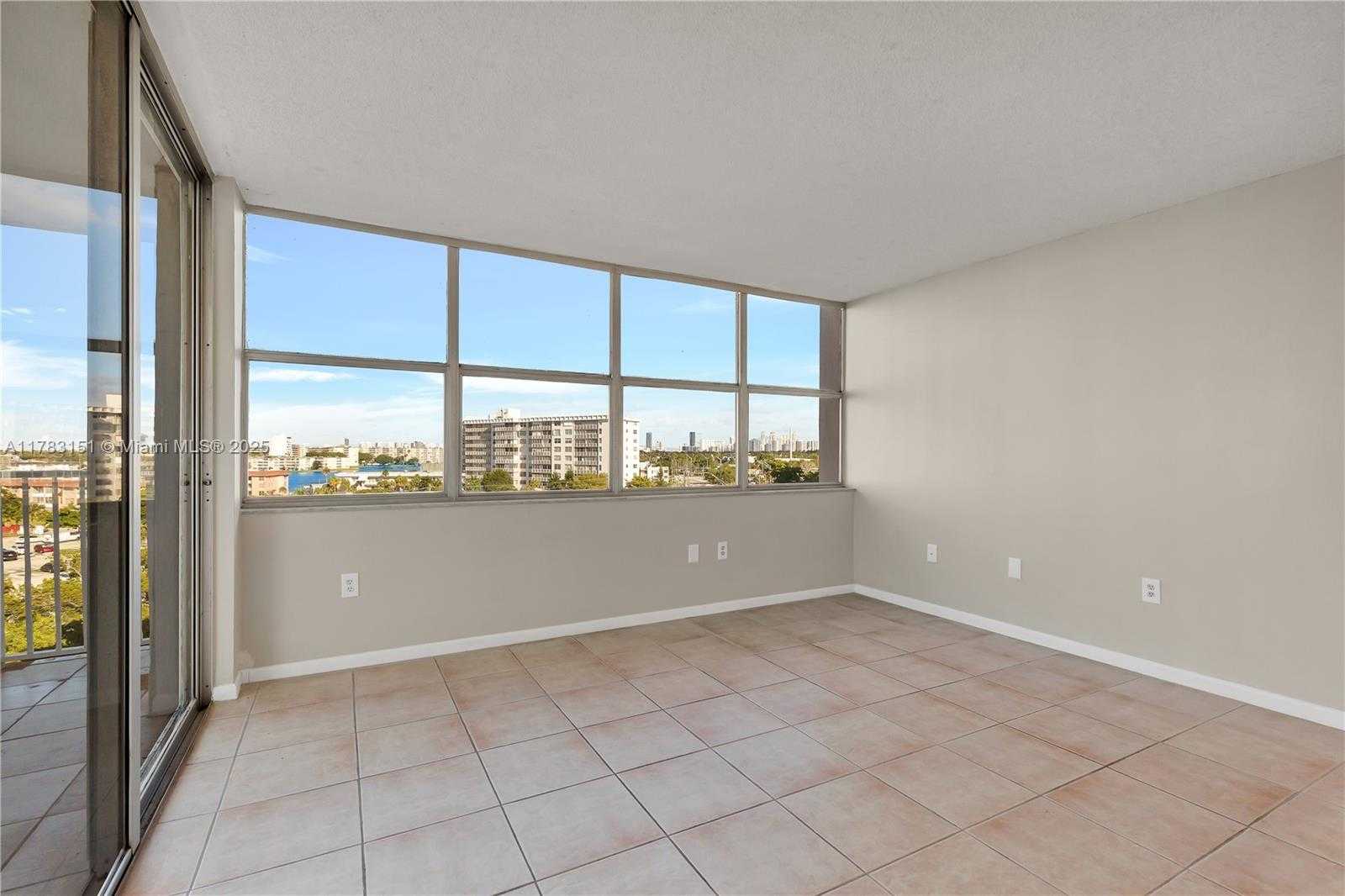Small Image of 1300 NORTH EAST MIAMI GARDENS DR #714E, Miami Number 6