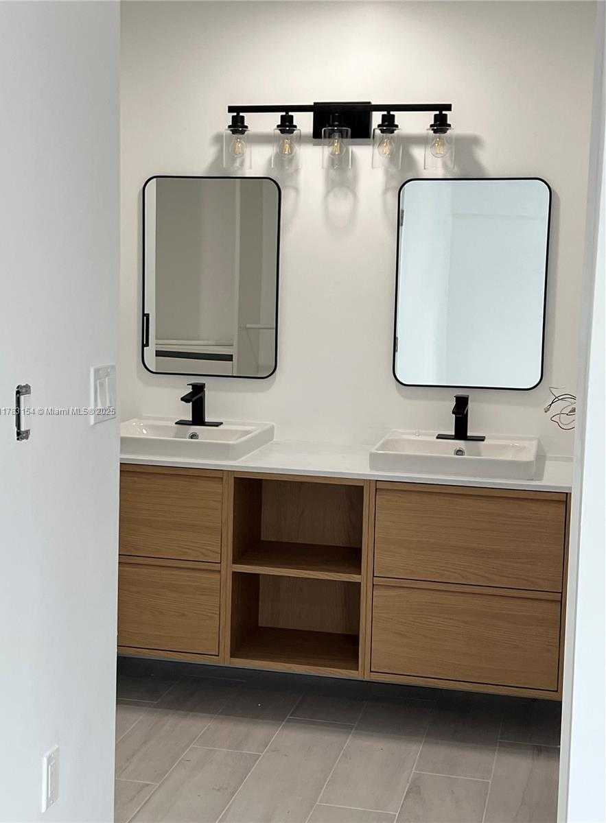 Small Image of 575 CRANDON BLVD #312, Key Biscayne Number 11