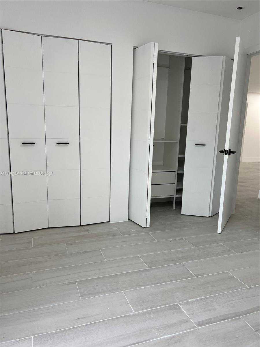 Small Image of 575 CRANDON BLVD #312, Key Biscayne Number 6