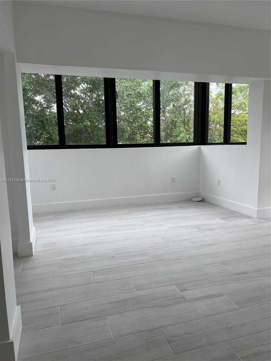 Small Image of 575 CRANDON BLVD #312, Key Biscayne Number 9