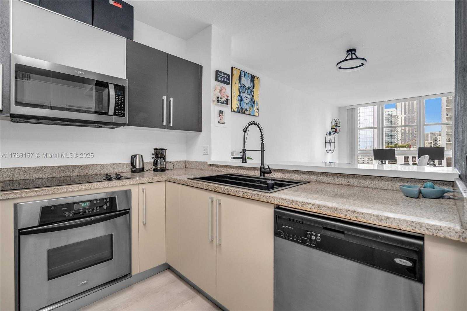 Small Image of 500 NORTH EAST 29TH ST #905, Miami Number 4