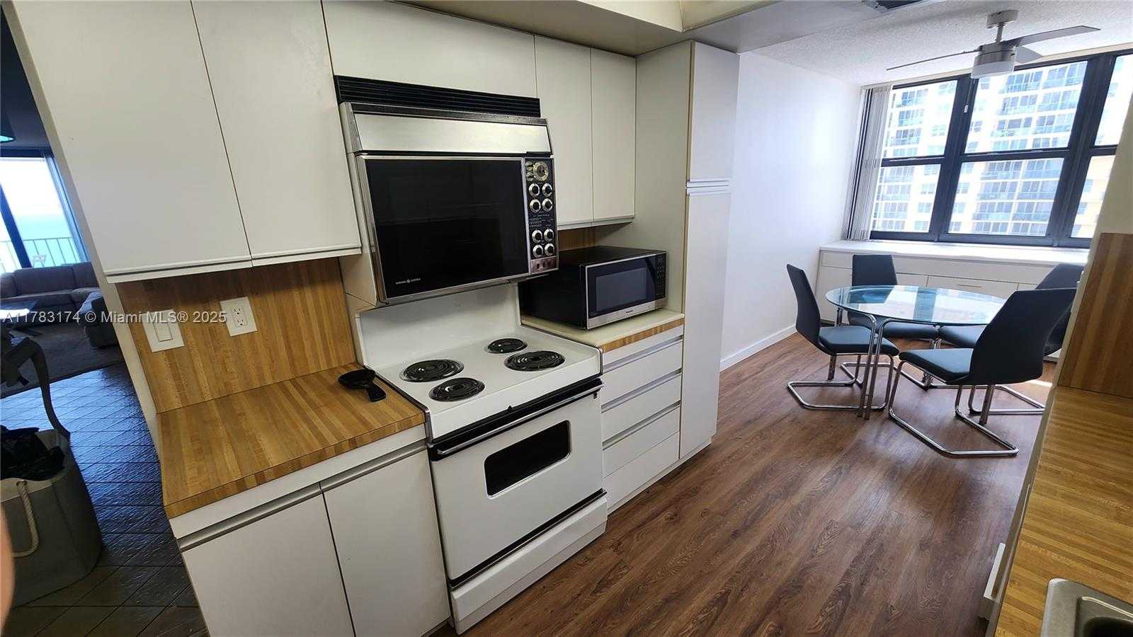 Small Image of 2401 SOUTH OCEAN DR #1101, Hollywood Number 9