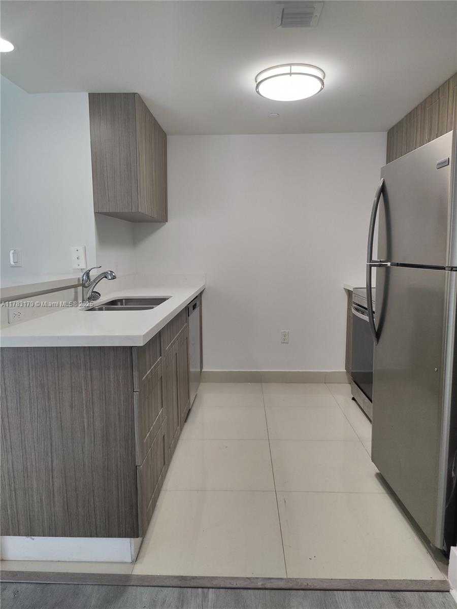 Small Image of 601 NORTH EAST 23RD ST #501, Miami Number 9