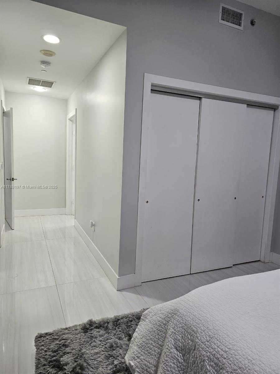 Small Image of 1050 BRICKELL AVE #3504, Miami Number 44