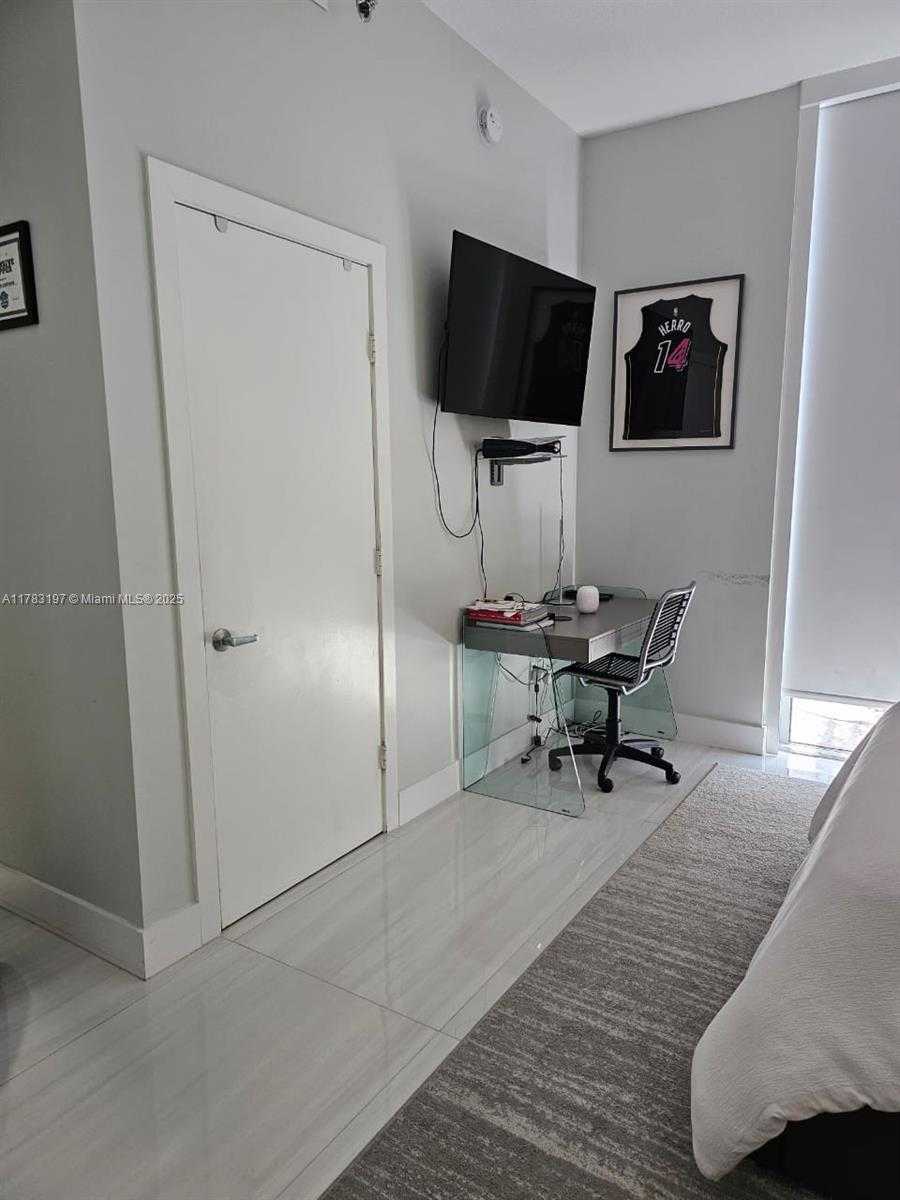 Small Image of 1050 BRICKELL AVE #3504, Miami Number 49