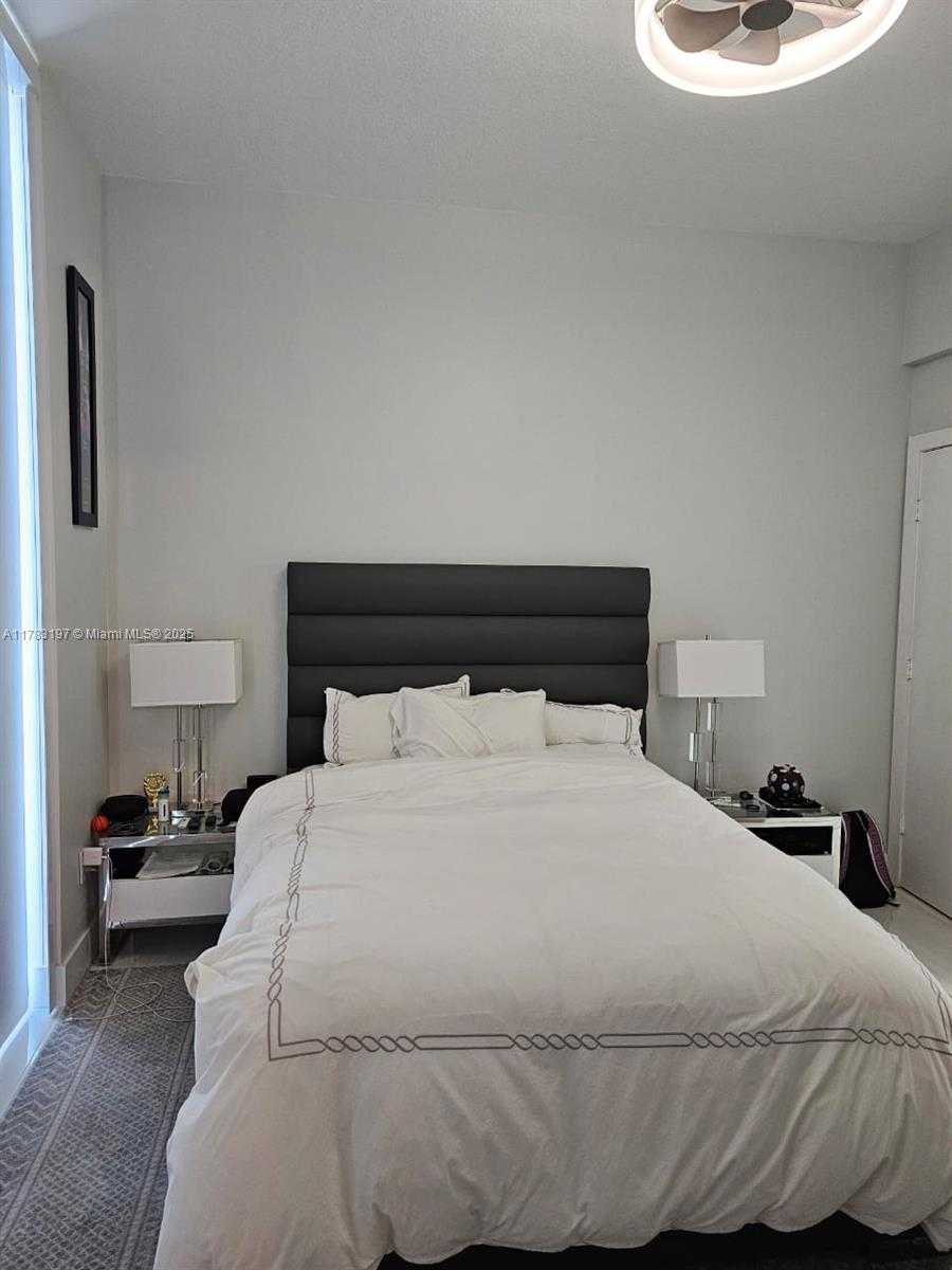 Small Image of 1050 BRICKELL AVE #3504, Miami Number 50