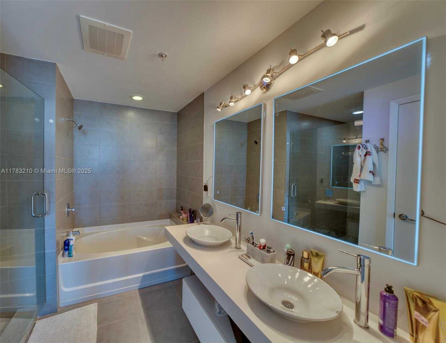 Small Image of 92 SOUTH WEST 3RD ST #5203, Miami Number 16