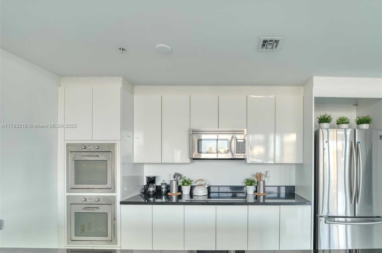 Small Image of 92 SOUTH WEST 3RD ST #5203, Miami Number 2