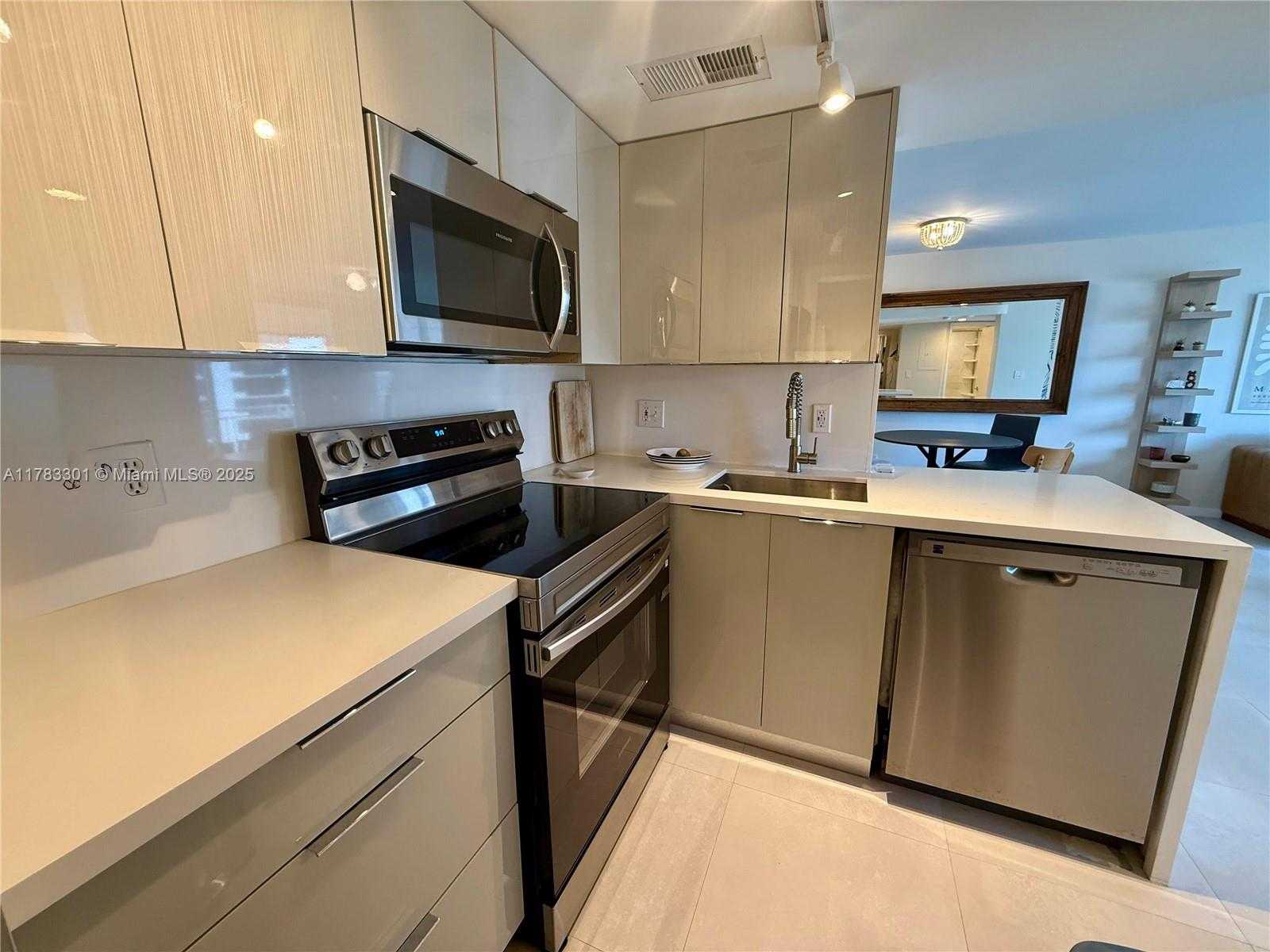Small Image of 770 CLAUGHTON ISLAND DR #1805, Miami Number 7