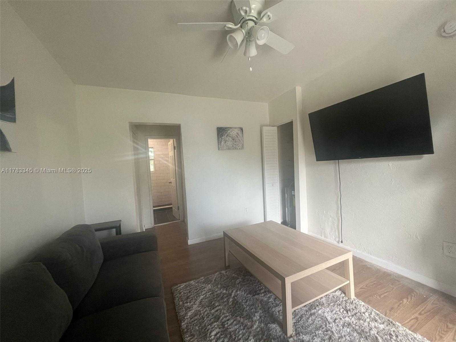 Small Image of 200 NORTH WEST 13TH ST #7, Miami Number 3