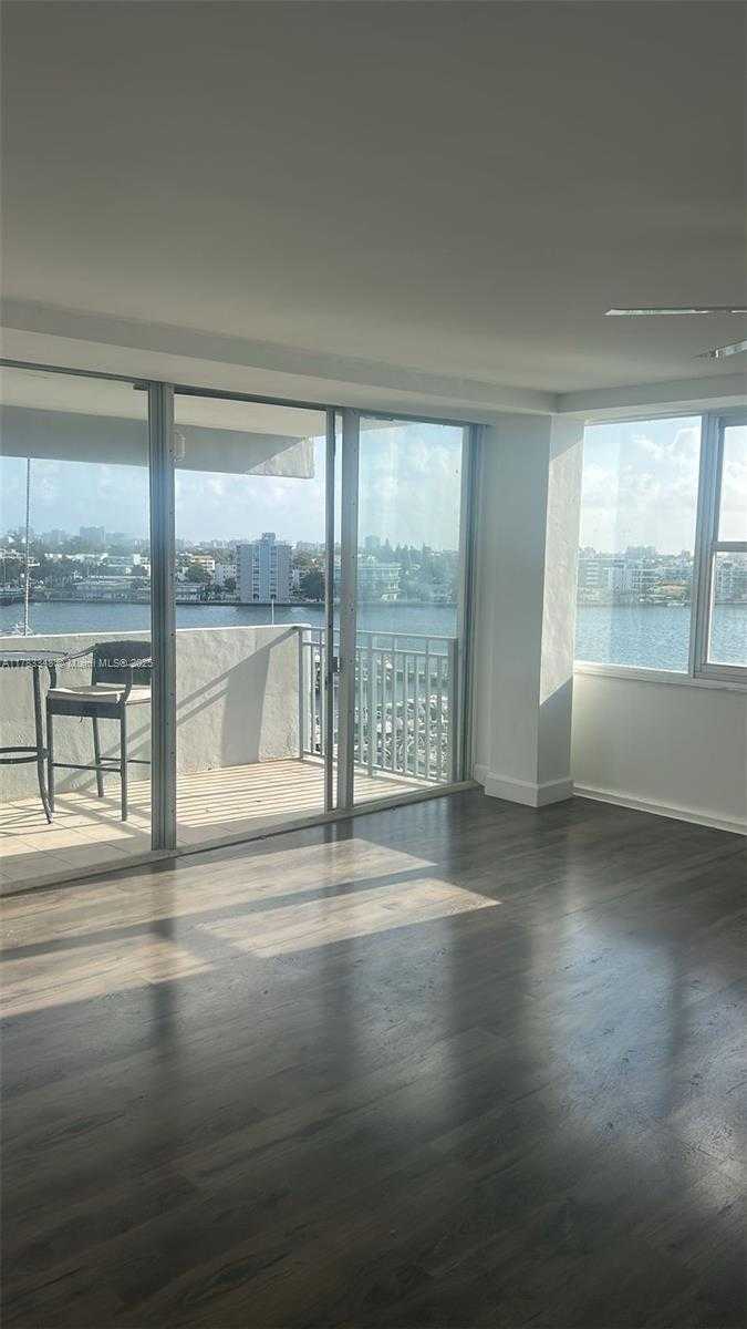 Small Image of 7545 EAST TREASURE DR #9G, North Bay Village Number 4