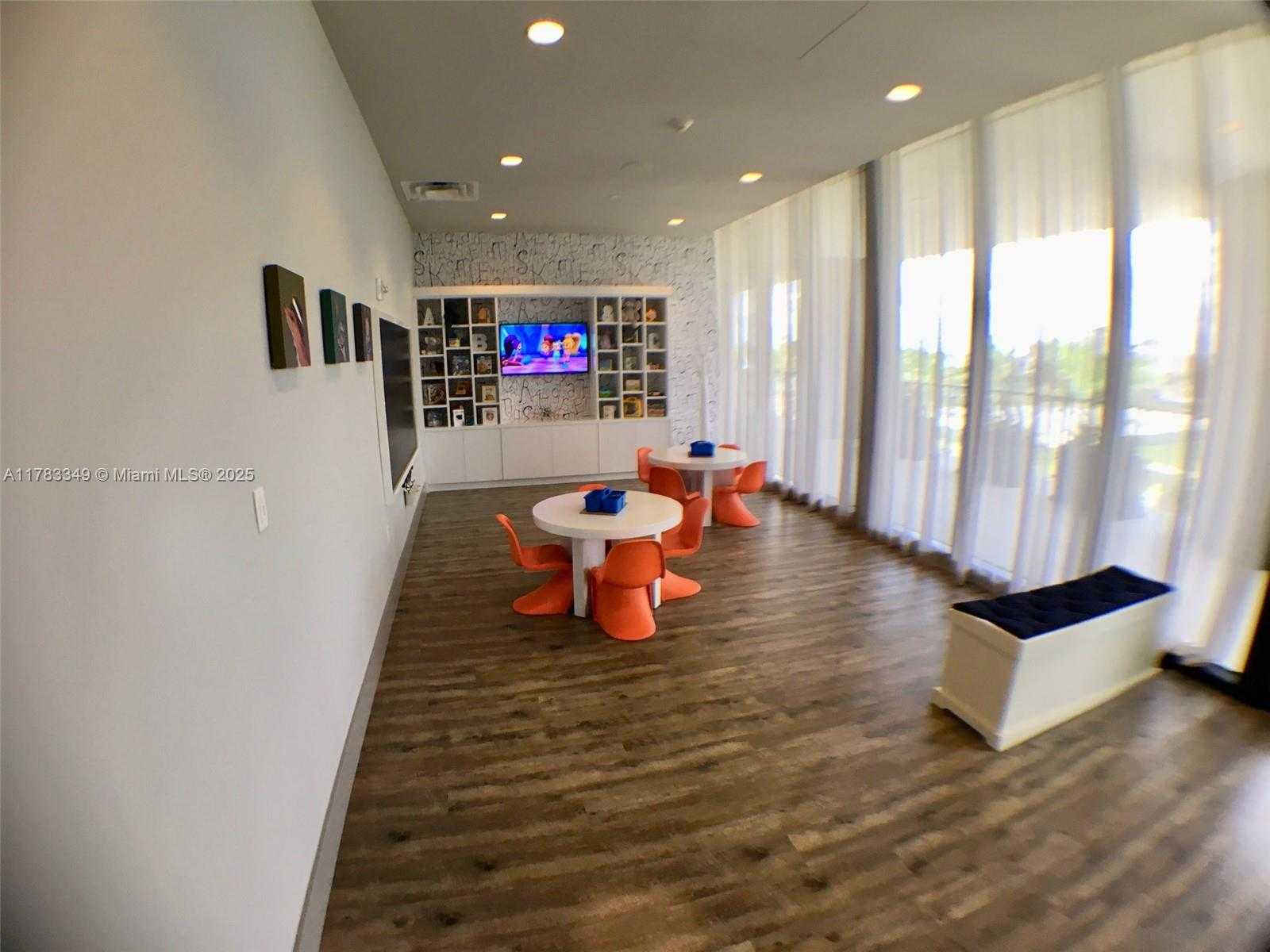 Small Image of 5300 PASEO BLVD #1509, Doral Number 18