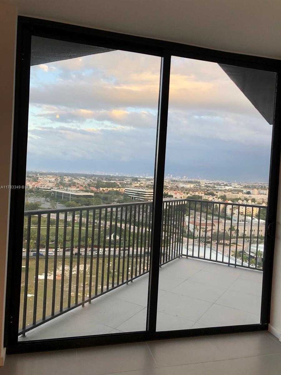 Small Image of 5300 PASEO BLVD #1509, Doral Number 7