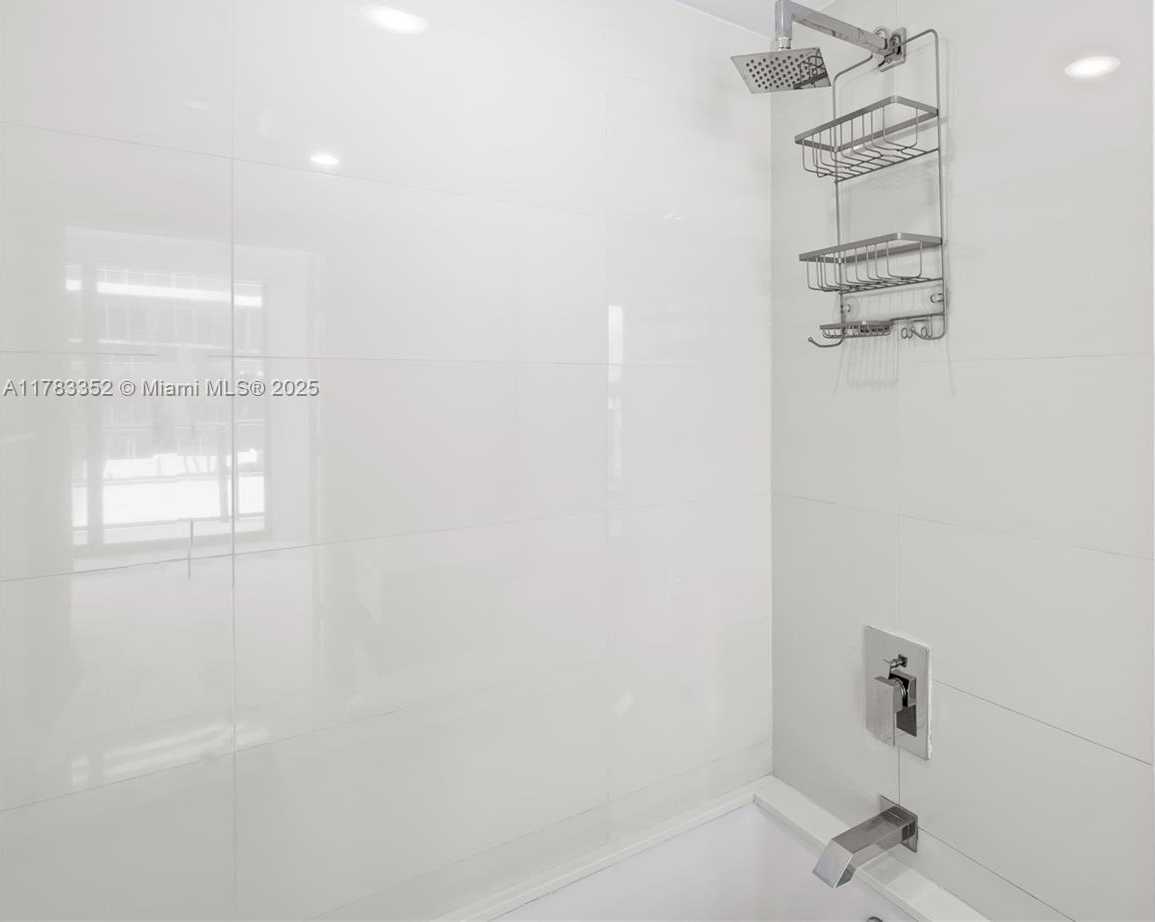 Small Image of 1300 SOUTH MIAMI AVE #1409, Miami Number 27