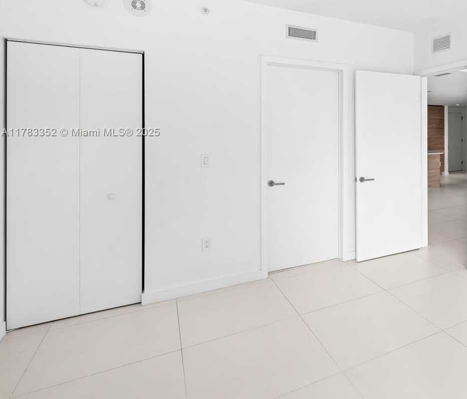 Small Image of 1300 SOUTH MIAMI AVE #1409, Miami Number 32