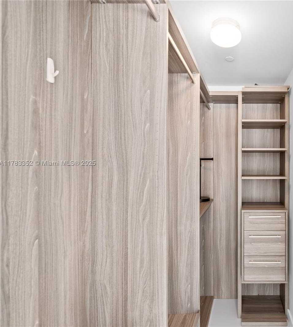 Small Image of 1300 SOUTH MIAMI AVE #1409, Miami Number 33
