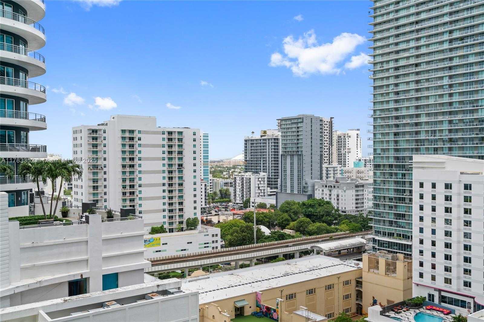 Small Image of 1300 SOUTH MIAMI AVE #1409, Miami Number 41